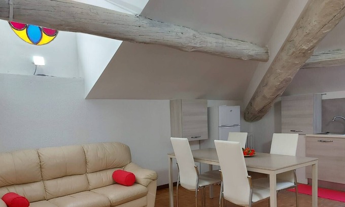 Gallarate Apartment | Appartamento Mansardato con due camere da letto presso Villa Mirabilia