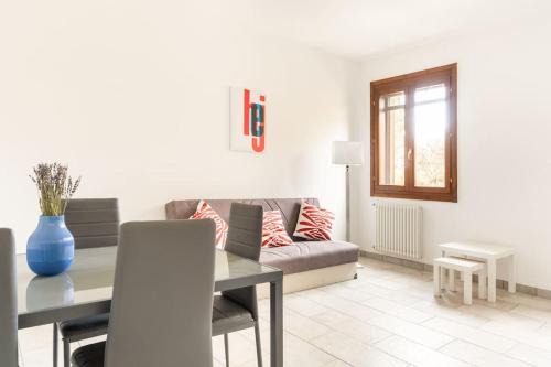 Bolognina Apartment | Appartamento Unico a Bologna con 3 Camere e Parcheggio Gratuito