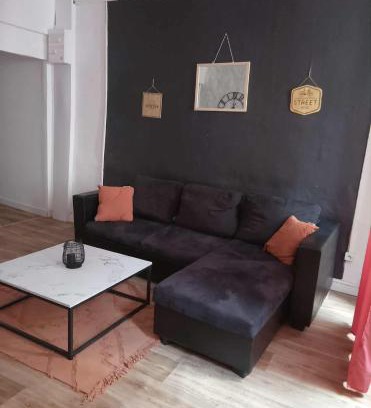 Saint-Leonard-de-Noblat Apartment | Appartement entier 2