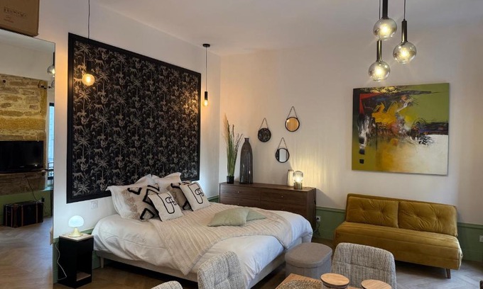 Jules Ferry - Recamier Apartment | Appartement élégant et chic refait à neuf