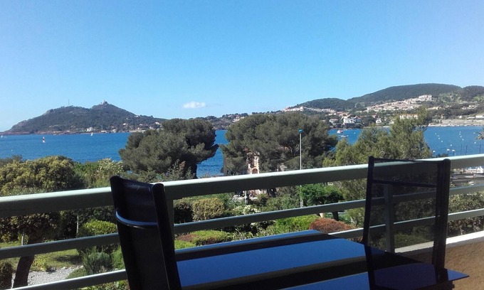 Agay Apartment | APPARTEMENT 2/4 Persons - Very nice sea view - swimming pools - parking lot