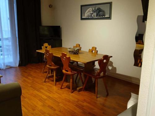 Vignec Apartment | Appartement 2 pièces cabine avec terrasse, piscine et parking - 6 personnes, près de Saint-Lary-Soulan - FR-1-504-131