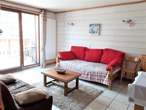 Albiez-le-Vieux Apartment | Appartement 2* spacieux au 2ème étage, centre village, proche commerces et pistes, gamme "Confortable" - FR-1-618-7
