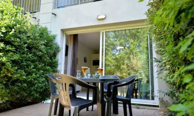 Azille Apartment | Appartement 3 étoiles - Piscine - ccbbbhf