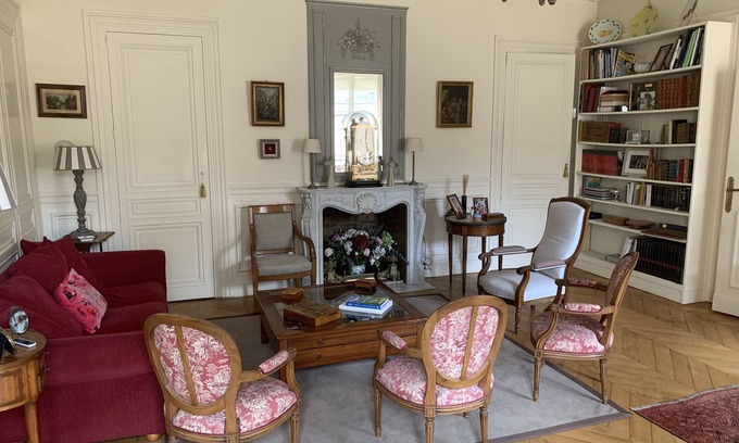 Saint-Louis Apartment | Appartement 3 Pièces , Parking, Près Château et Gares Pour Paris