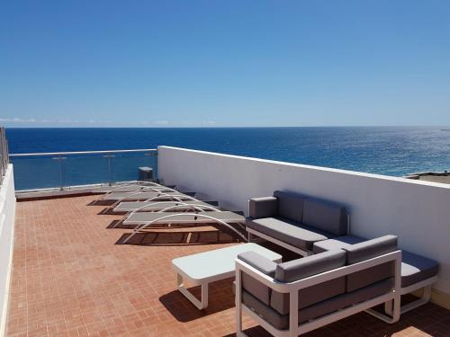 Fabron Apartment | Appartement 3 pièces Nice Promenade des anglais dernier étage vue mer solarium