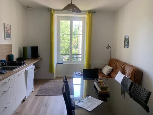 Loures-Barousse Apartment | Appartement 3chambres avec jardin partagé