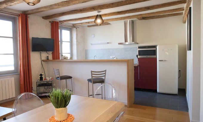 Tournus Apartment | Appartement A-Mi-Chemin - Centre-ville de Tournus