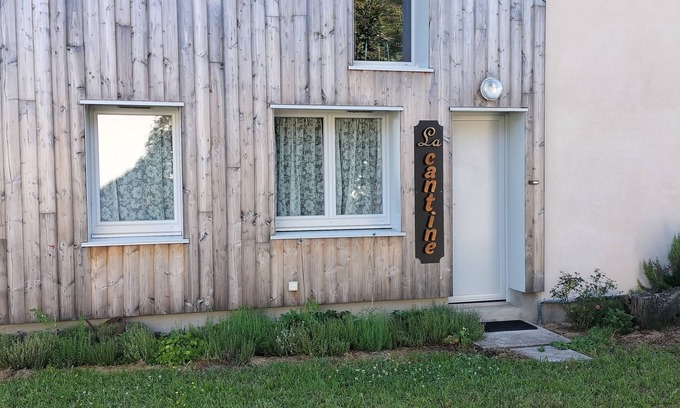 Decize Apartment | Appartement au Calme Proche des Commerces au Bord de la Loire