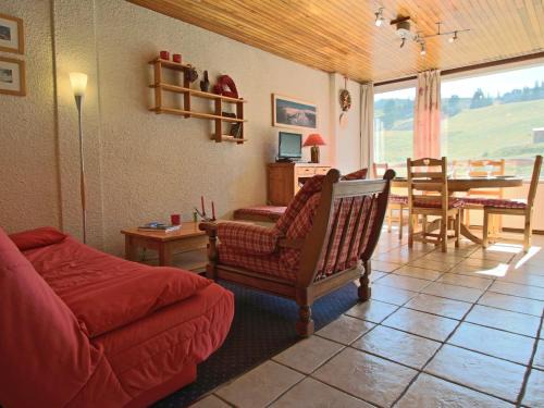 Chamrousse Apartment | Appartement au pied des pistes avec parking et cuisine équipée à Chamrousse - FR-1-549-11