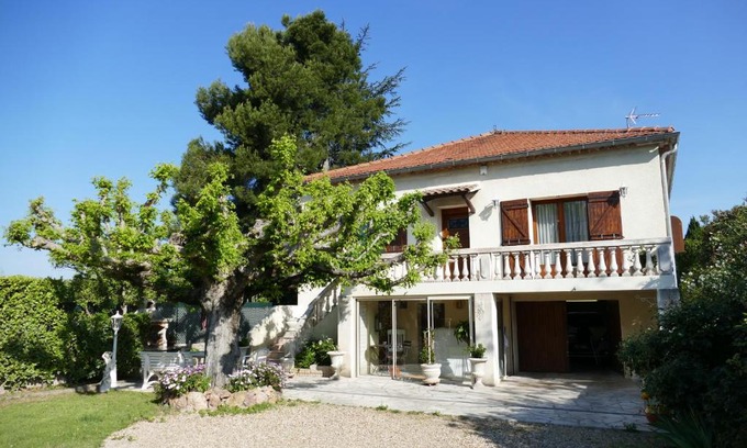 Le Pontet Apartment | Appartement avec véranda donnant sur le jardin