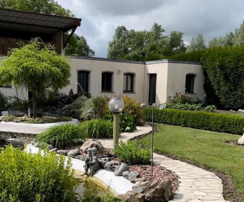 Violaines Apartment | Appartement calme au coeur du jardin