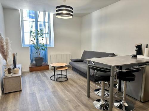 Lons-le-Saunier Apartment | Appartement calme au cœur de la ville