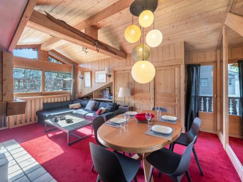 Courchevel Apartment | Appartement charmant avec sauna et balcons à Courchevel 1850, proche pistes, pour 4 personnes - FR-1-564-94
