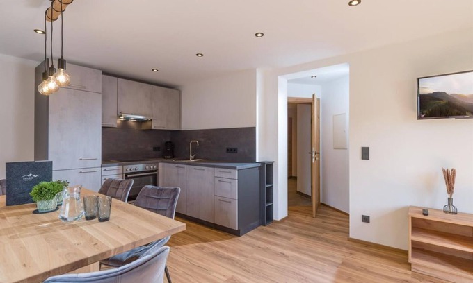 Westendorf Apartment | Appartement Chorblick, Dusche, WC, 2 Schlafräume - Haus Leo