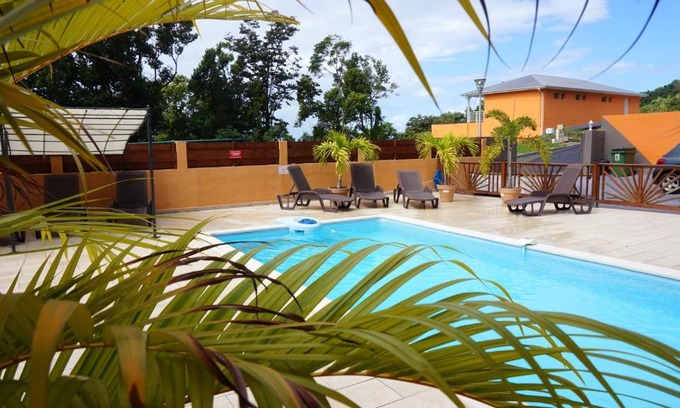 Cafeiere Apartment | Appartement cosy à Deshaies avec piscine partagée, 46 m²