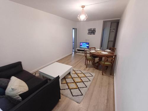 Aubervilliers Apartment | Appartement cosy à 10 min de Paris