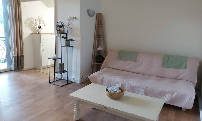 Laroque Apartment | Appartement Cosy Face à la Rivière et Proche Restaurants, Canoës, Randonnées