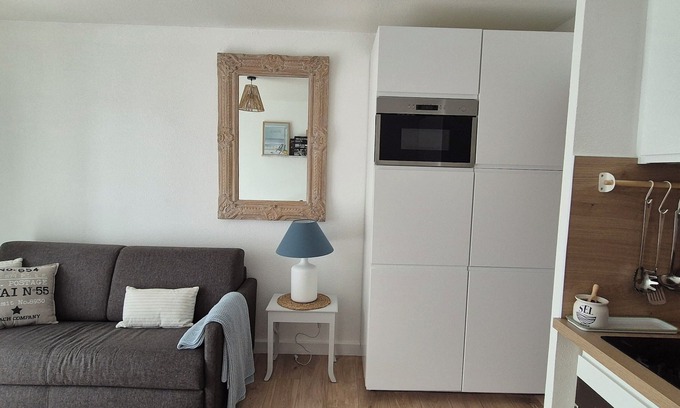 Saint-Marc-sur-Mer Apartment | Appartement Cosy et Chaleureux à 100m de la Plage, au Centre de St Marc sur Mer!