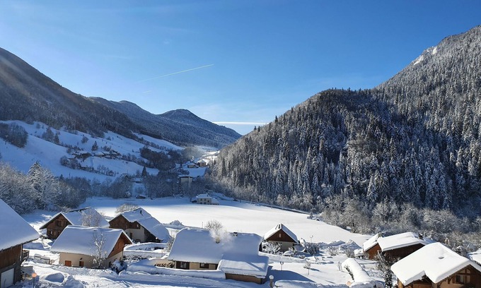 Aillon-le-Jerune Apartment | Appartement Dans Chalet