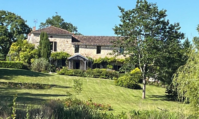 Devillac Apartment | Appartement de Charme Dans une Propriété Campagnarde et une Région Touristique