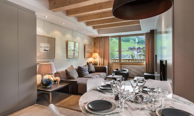 Val-d'Isere Apartment | Appartement Duplex Moderne, Skis aux Pieds, Centre de Val-d'Isère - FR-1-567-56