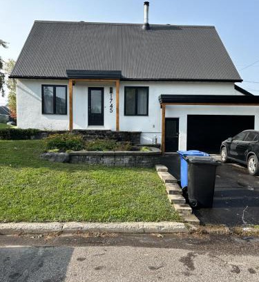 L'Ancienne-Lorette Apartment | Appartement en face de l'aéroport de Québec