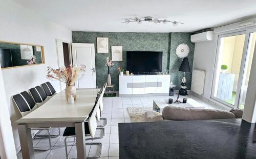 Eybens Apartment | Appartement entier avec terrasse