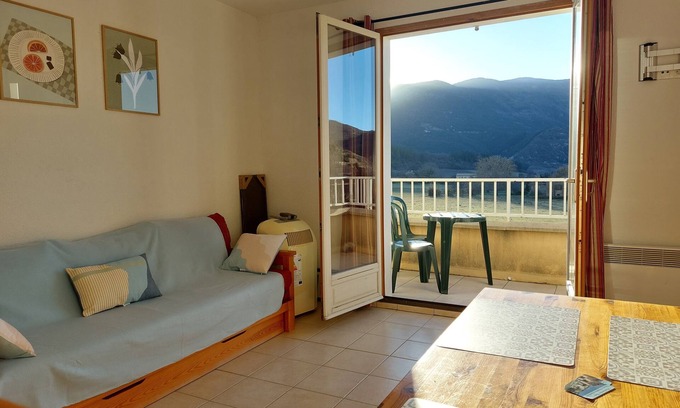 Montbrun-les-Bains Apartment | Appartement Idéal Pour les Vacances Thermales et Familiales. Vue Exceptionnelle