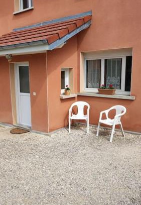 Mathay Apartment | appartement indépendant privé