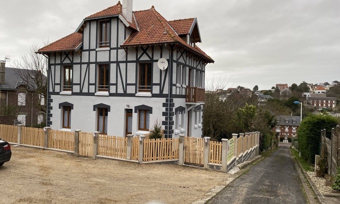 Mesnil-Val-Plage House | Appartement les Goélands