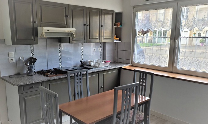 Charency-Vezin Apartment | Appartement Low-coast