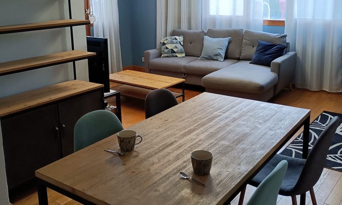 Yves Farge - Le Fleuve Apartment | Appartement Lumineux Avec Balcon