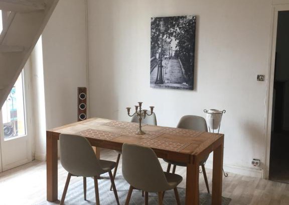 Aurillac Apartment | appartement Marie Maurel Duplex et sa pizza offerte