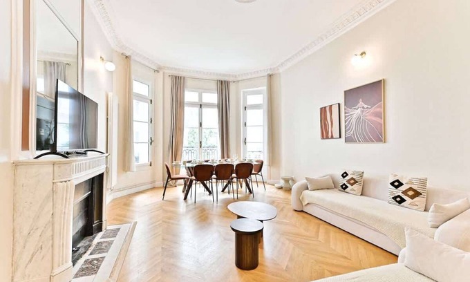 Porte-Dauphine Apartment | Appartement moderne et climatisé - Arc de Triomphe