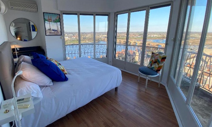 Moulins Apartment | Appartement panoramique au centre de Moulins avec terrasse, 2 chambres, et équipements modernes - FR-1-489-412