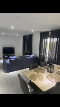 Montmuzard Apartment | Appartement poincaré