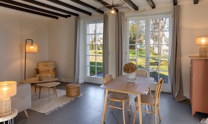 Jurancon Apartment | Appartement Pour 4 Personnes Dans Domaine Avec Piscine, Boulodrome et Parc!