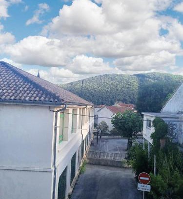 La Grand'Combe Apartment | Appartement près des Cévennes avec terrasse