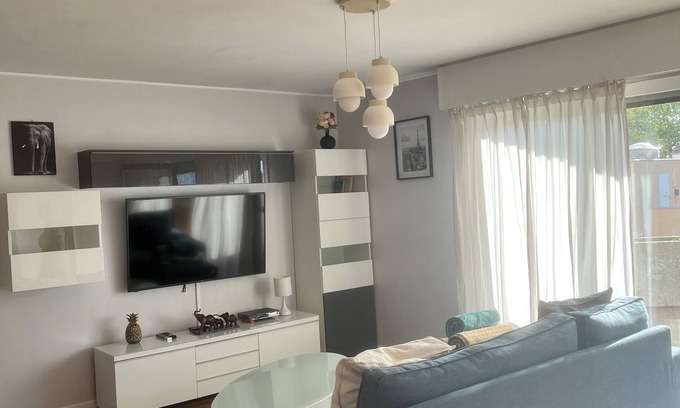 Front de Lac Apartment | Appartement Près de Paris. Métro Créteil Préfecture Ligne 8