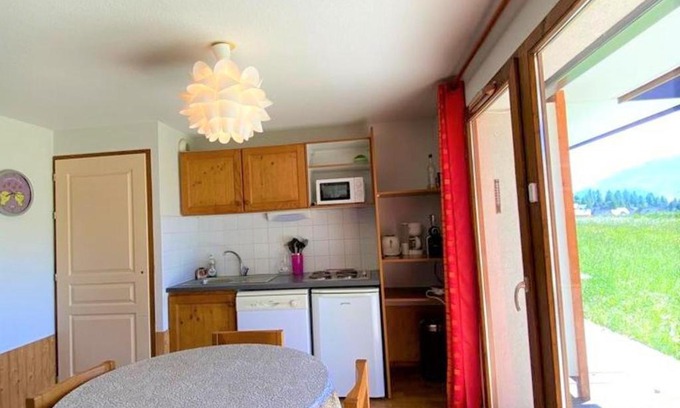 La Joue du Loup Apartment | Appartement rénové 6 pers, terrasse, parking, local ski - FR-1-504-150