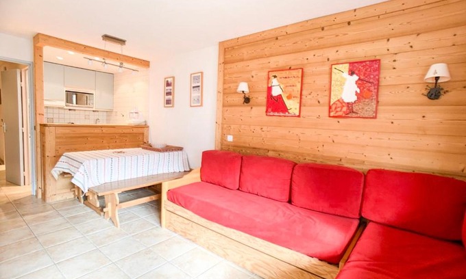 Val Claret Apartment | Appartement Rénové, Confortable, Pieds des Pistes avec Balcon au Val Claret, Tignes - FR-1-502-269