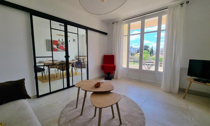Couronne Urbaine Apartment | Appartement spacieux de standing - parking gratuit