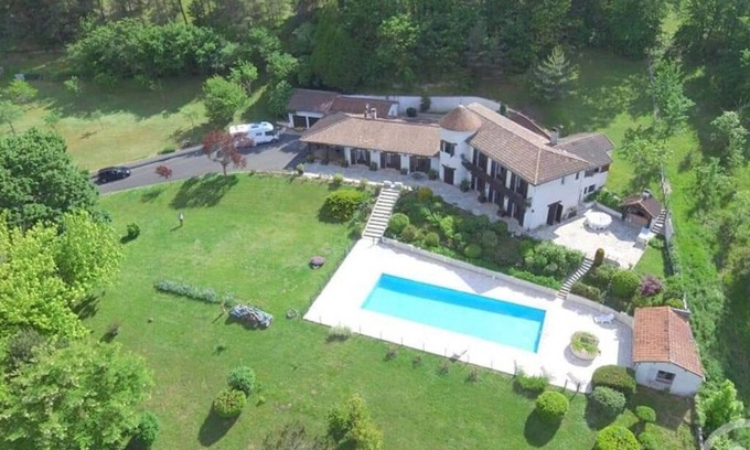 Razac-sur-l'Isle Apartment | Appartements de Vacances Vallée Verte. F2
