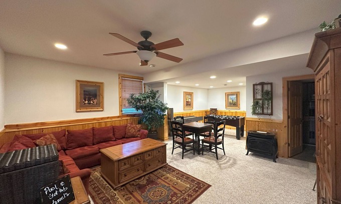 Apple River House | Apple Canyon Lake, Game Room, Hot Tub