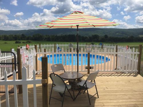 Milford Hotel | Apple Inn and Suites Cooperstown Area