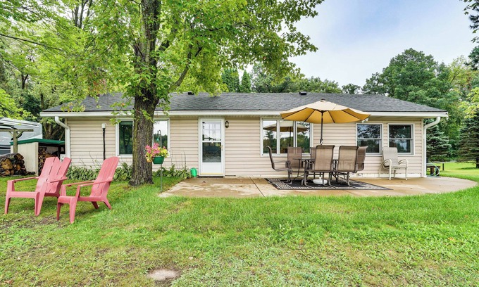 Somerset House | Apple Lake Retreat w/Outdoor Entertainment Space