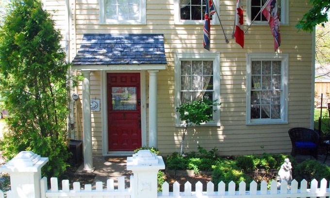 Old Town Historic District Bed & Breakfast | Apple Tree Historic B&B