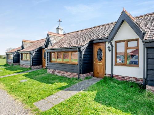 Clacton-on-Sea House | Appletree Cottage