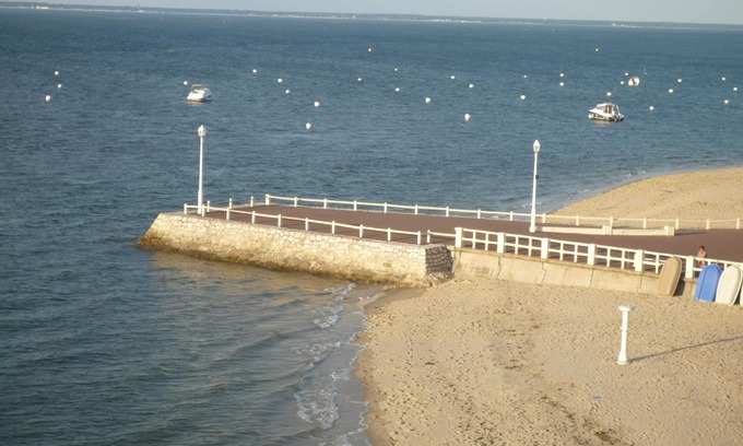Arcachon Apartment | Appt 90m2 in 1st line Spendide view on the Bassin 5 pers with Parking